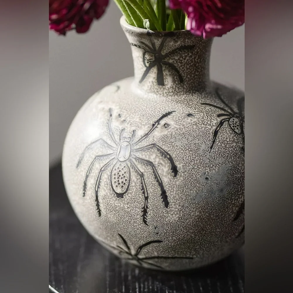 New Anthropologie Home Decor Halloween Creepy Crawler Ceramic Vase / Pitcher